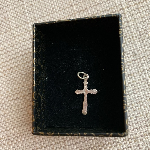 Vintage silver toned cross pendant/charm, small - Picture 2 of 3